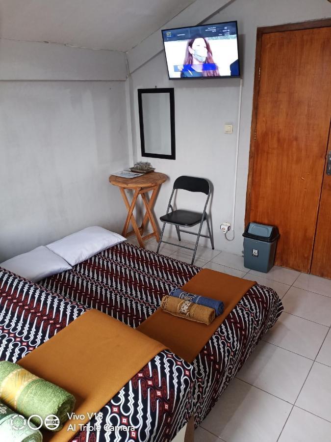 Losmen Fadel Malioboro Jogja يوغياكارتا المظهر الخارجي الصورة